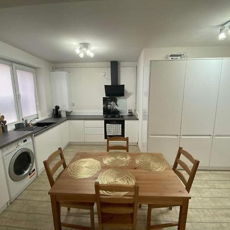 The Best Apartament Central Хунедоара Екстериор снимка