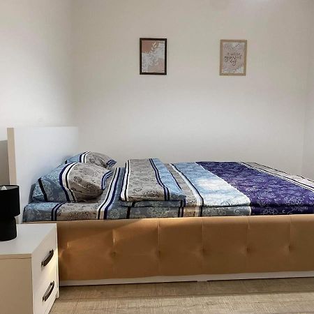 The Best Apartament Central Хунедоара Екстериор снимка