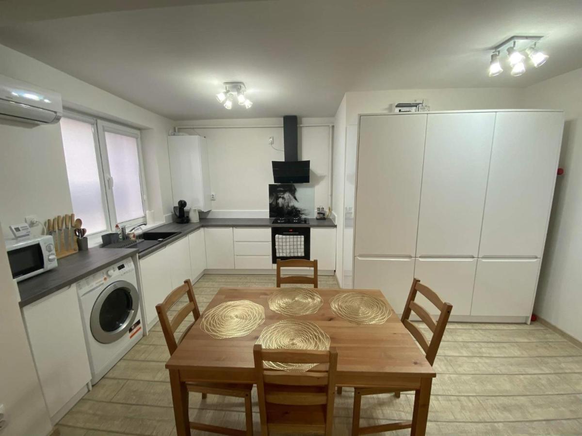 The Best Apartament Central Хунедоара Екстериор снимка
