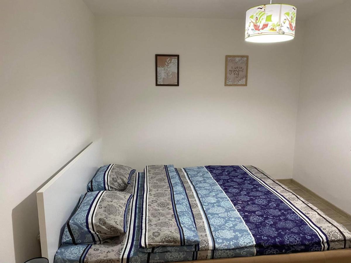 The Best Apartament Central Хунедоара Екстериор снимка
